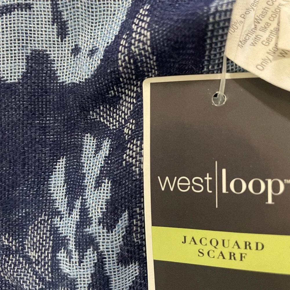 West Loop Jacquard Scarf 100% polyester New with tag 371WG121012520